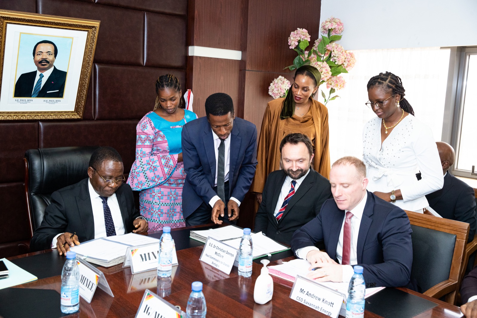 Cérémonie de signature d’un protocole d’accord entre le Gouvernement de ...